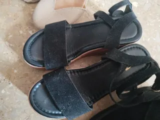 Sandalias  botas y otras cosas mas