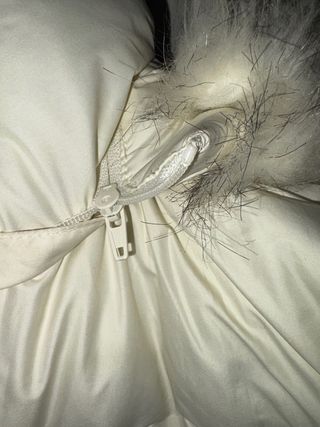 Cazadora Zara Blanca con Capucha