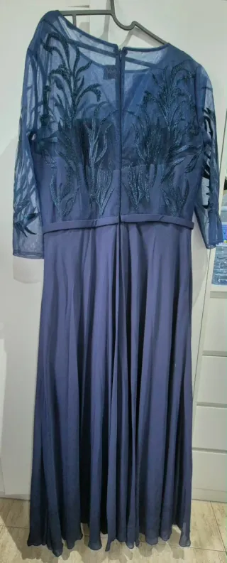 Vestido azul fiesta valorado en más de 100€