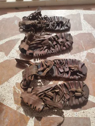 Sandalias romanas de cuero