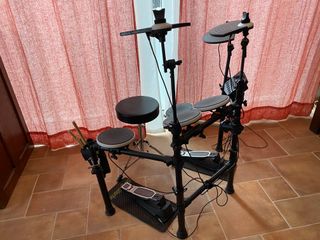 Batería Electrónica Alesis DM Lite