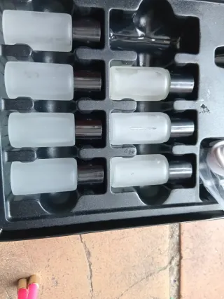 Cargador y recambios de perfume para el coche