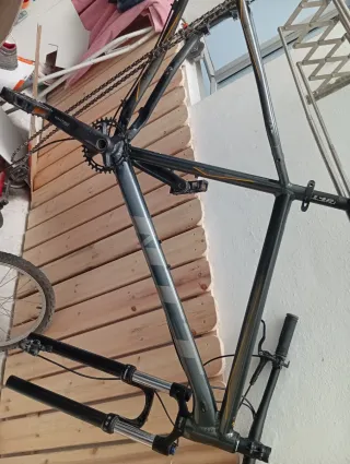 Bicicleta MTB y repuestos