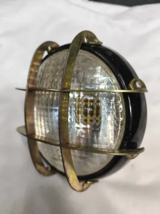 Faro antiguo con rejilla 130mm
