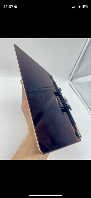 Pantalla Apple MacBook Dorado