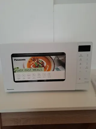 Microondas Panasonic 800W 20L