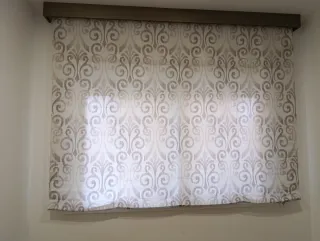 Estor Enrollable Diseño Damasco Beige y Gris