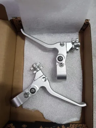 Manetas Paul CNC cantilever