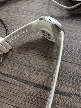 Reloj Polar Vantage Plata y Blanco