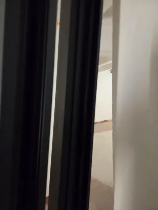 Ventana aluminio color antracita. 175x45cm