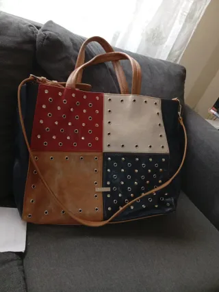 Bolso Desigual patchwork tachuelas