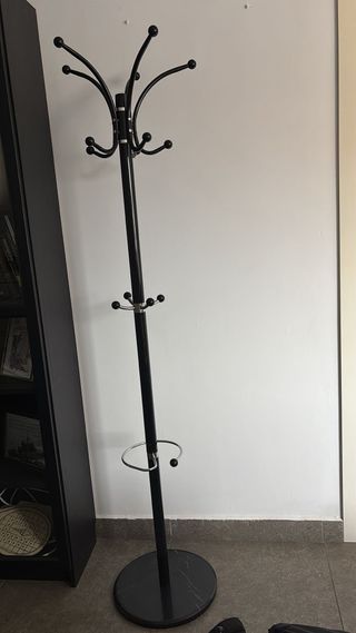 Perchero de pie negro 1,80m