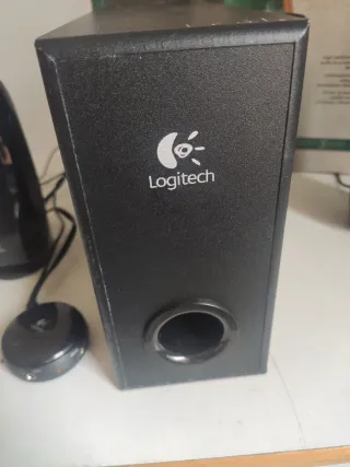 Altavoces de escritorio Logitech S220 2.1