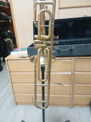 Trombón de pistones Weltkang