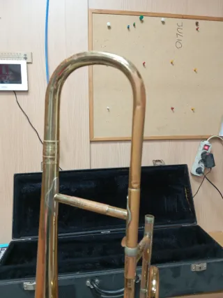 Trombón de pistones Weltkang