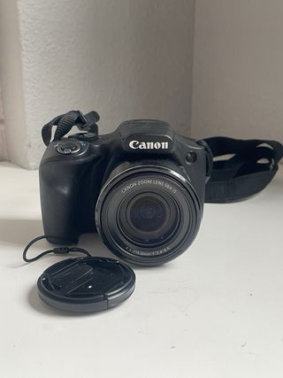 Cámara Canon SX540 HS con funda