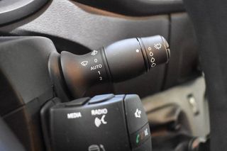 Renault Master CHASIS CABINA CARROZADO PAQUETERO CAMIÓN 3500 2.3 BLUE DCI 145 CV CON PLATAFORMA ELEVADORA