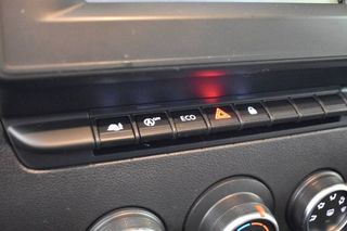 Renault Master CHASIS CABINA CARROZADO PAQUETERO CAMIÓN 3500 2.3 BLUE DCI 145 CV CON PLATAFORMA ELEVADORA