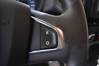 Renault Master CHASIS CABINA CARROZADO PAQUETERO CAMIÓN 3500 2.3 BLUE DCI 145 CV CON PLATAFORMA ELEVADORA