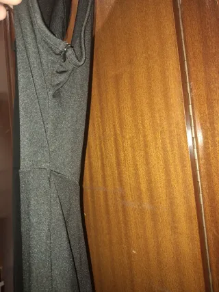 Vestido negro largo asimétrico