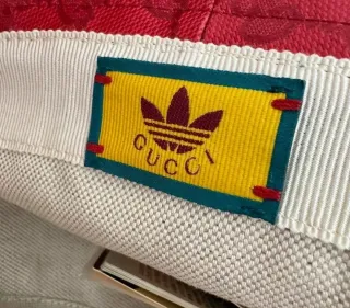 Cappello Gucci x Adidas Rosso