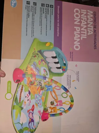 Manta de actividades infantil con piano