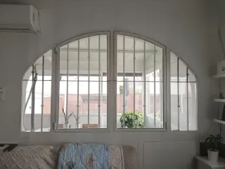 Puerta hierro y cristal 3 cierres