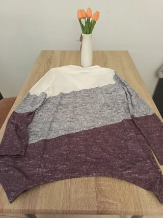 Jersey gris, morado y blanco