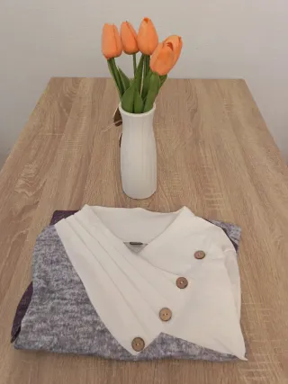 Jersey gris, morado y blanco