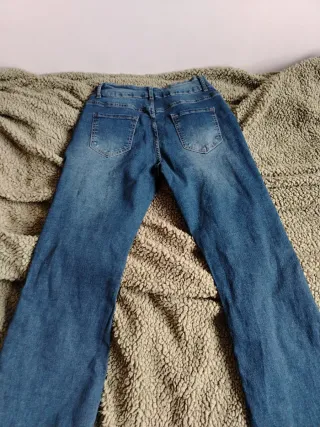 vaquero acampanado azul