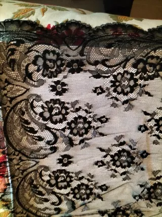 Mantilla Chantilly 120x2 Negro
