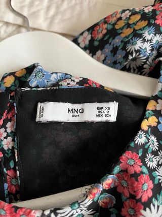 Vestido largo floral Mango