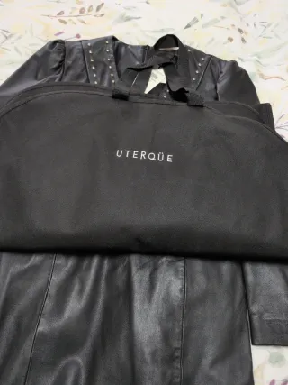 Vestido Uterqüe piel etiquetas negro