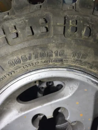 Juego 4 llantas + 3 neumáticos marca BLACKSTAR