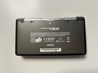 Nintendo 3DS Negra + Zelda Ocarina of Time