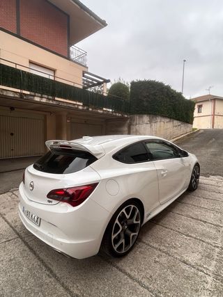 Opel Astra j opc