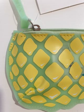 4 neceseres/monederos "PIÑA" de Kiabi por 7 euros!