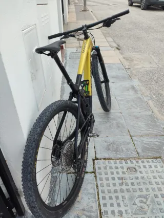 Berria Mako MTB doble suspension *muy bien estado