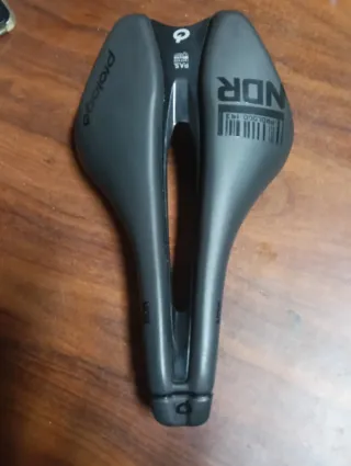 Sillín Prologo dimensión NDR 143 negro antracita.