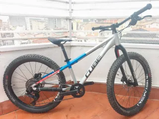 Bicicleta infantil CUBE