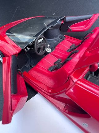 Ferrari Mythos 1/18 Rojo Revell