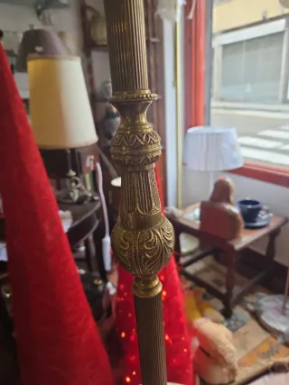 Lámpara de pie antigua de Bronce