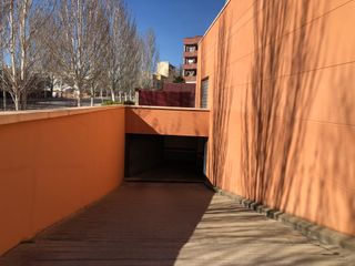 Alquilo garaje de moto