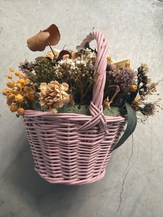 Cesto Flores Secas Mimbre Rosa