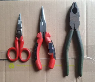 Juego de herramientas: tijeras y alicates