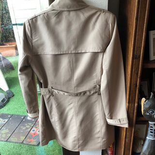 Rebajada Gabardina Beige