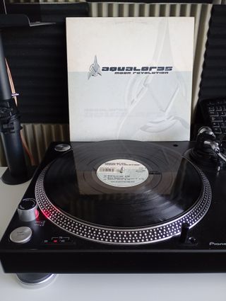 AQUALORDS - MOON REVOLUTION - VINILO REMEMBER