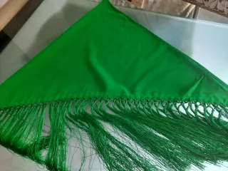 Mantoncillo pico verde con flecos