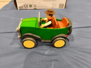 Granja de Zenón y auto bochichero