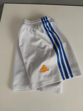 Pantalón corto Real Madrid Adidas Niños 3-4 años.